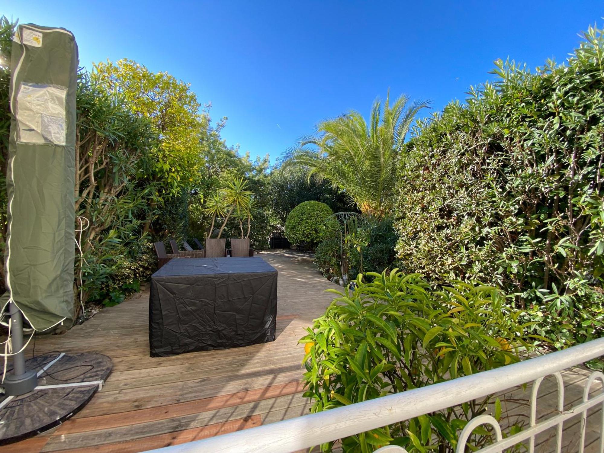 Only 60M To The Beach, 2 Bedroom Cozy Apartment, 80M2 Big Garden, Very Central Cannes Exterior foto
